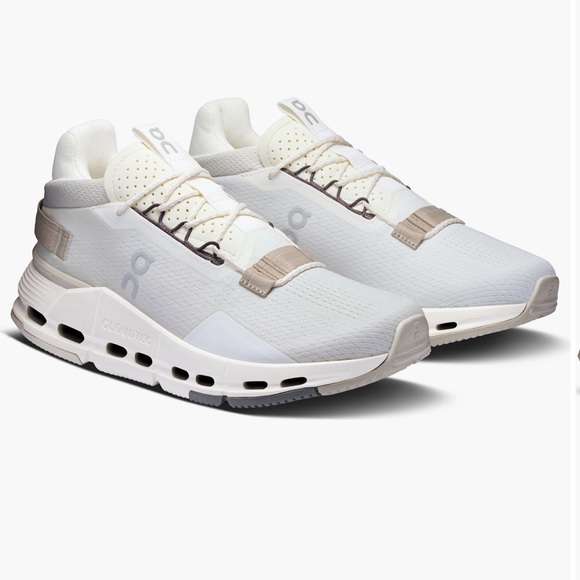 GUC on running cloudnova 2 ice/sand size 5.5 with original shoe box - Picture 15 of 16